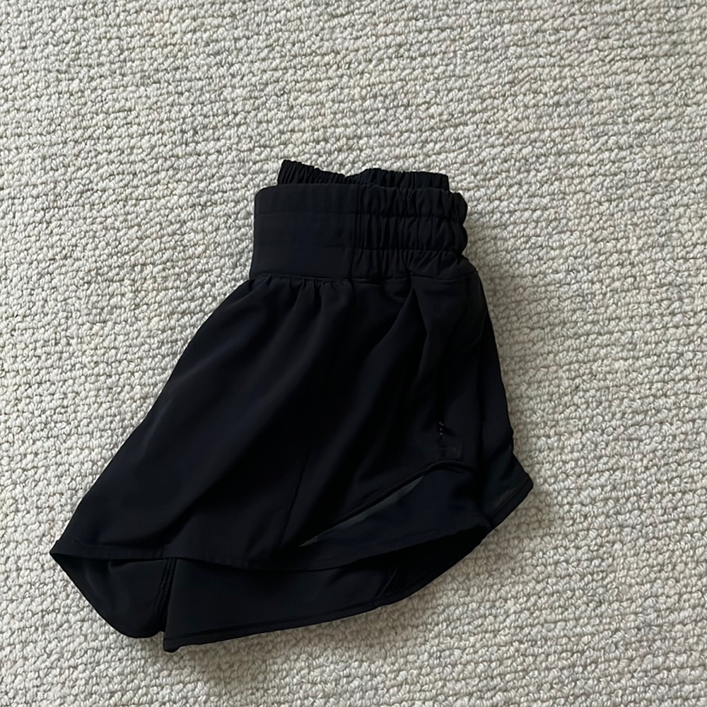 Black Lululemon Hotty Hot Low-Rise Lined Short 2.5